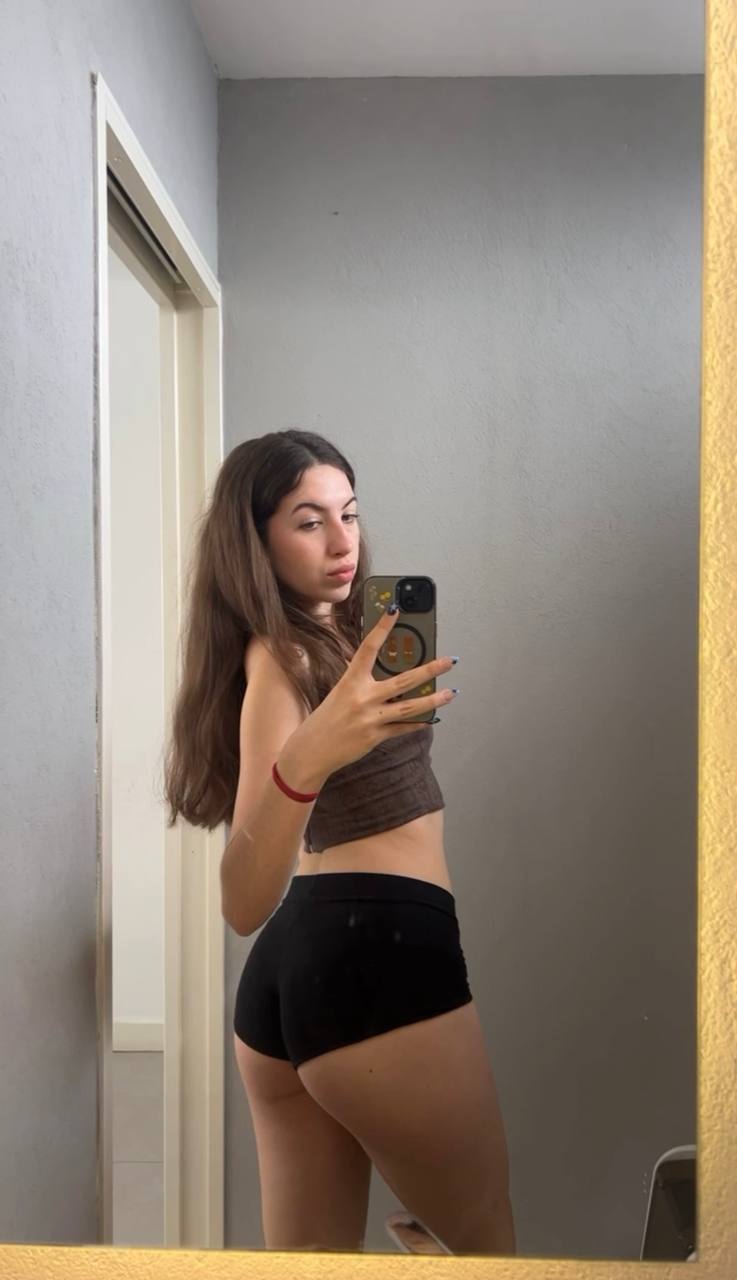 Amber in her underwear in Victoria