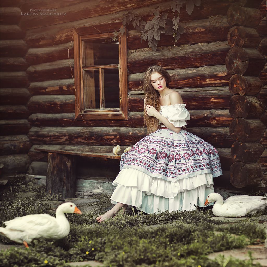Women in Slavic costumes in Victoria