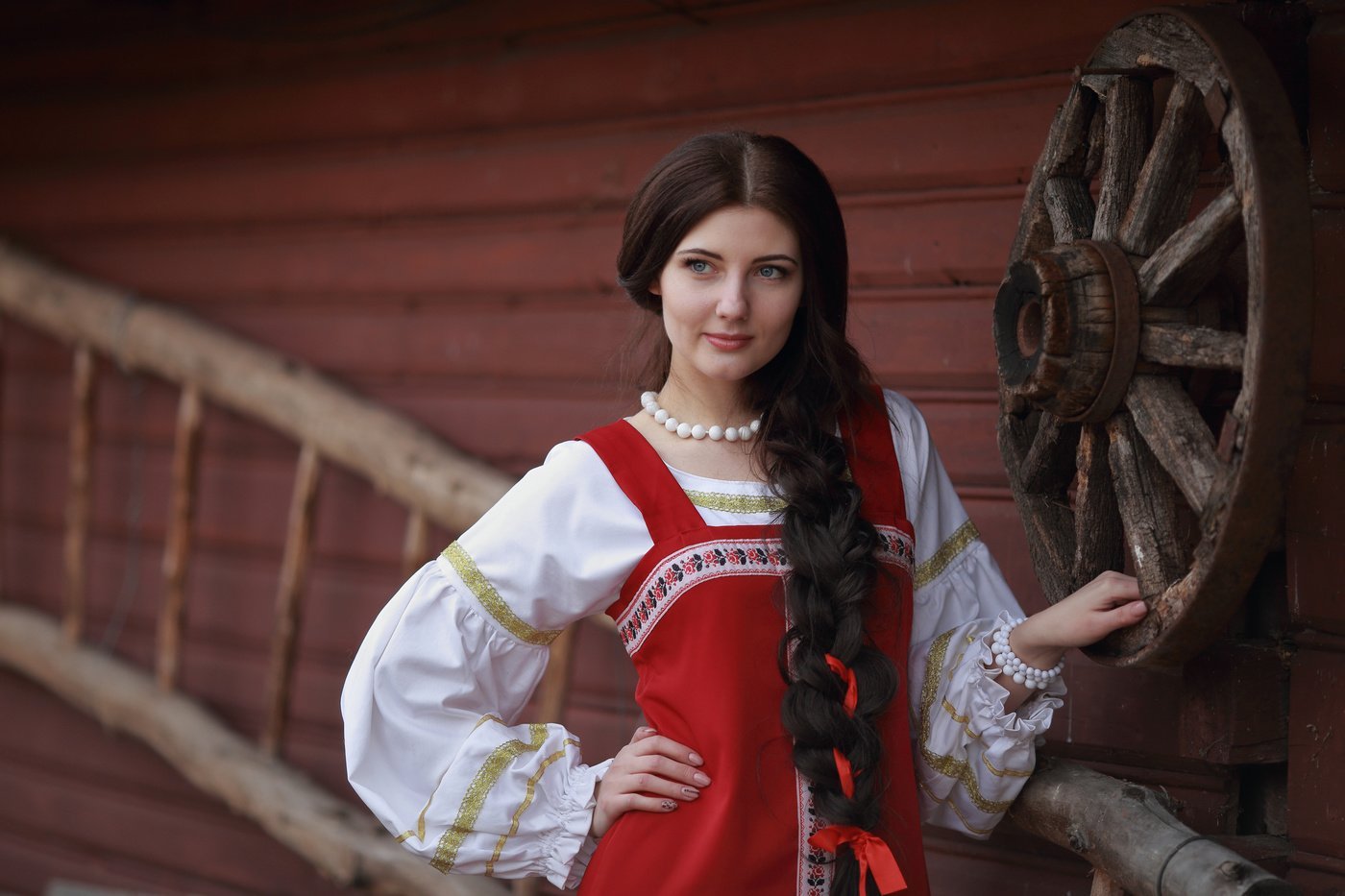 Girls in Slavic costumes in Victoria