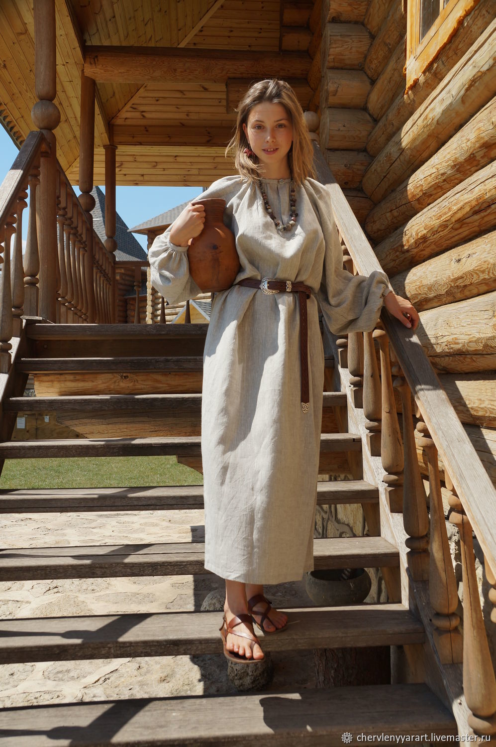 Girls in Slavic costumes in Victoria