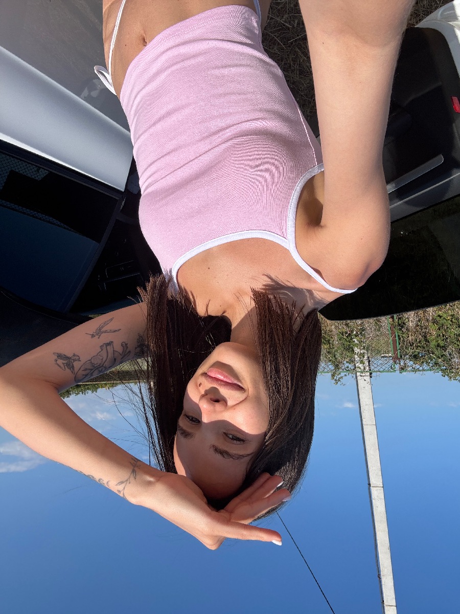 Sexy model Tina in Victoria